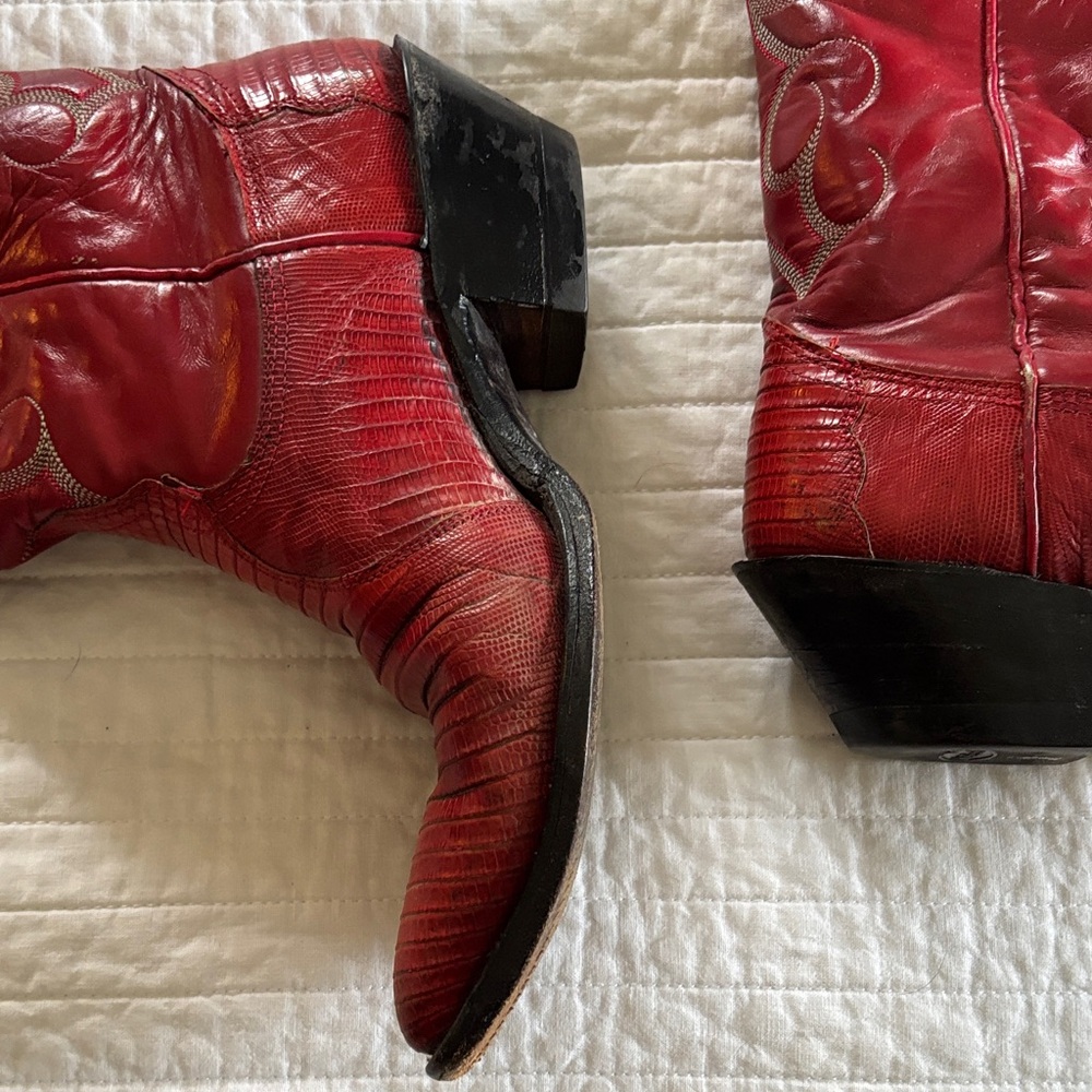 Red Women's Embroidered Western Cowgirl Boots - Picture 5 of 13